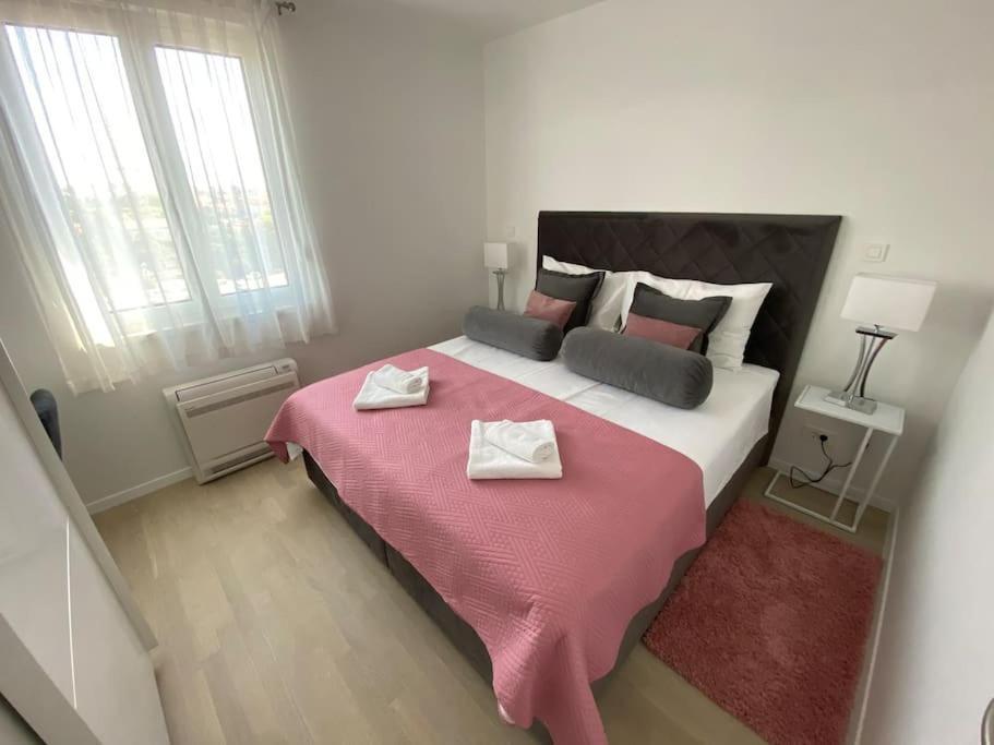 New Modern Apt Near Old Town - Private Parking Zadar Luaran gambar
