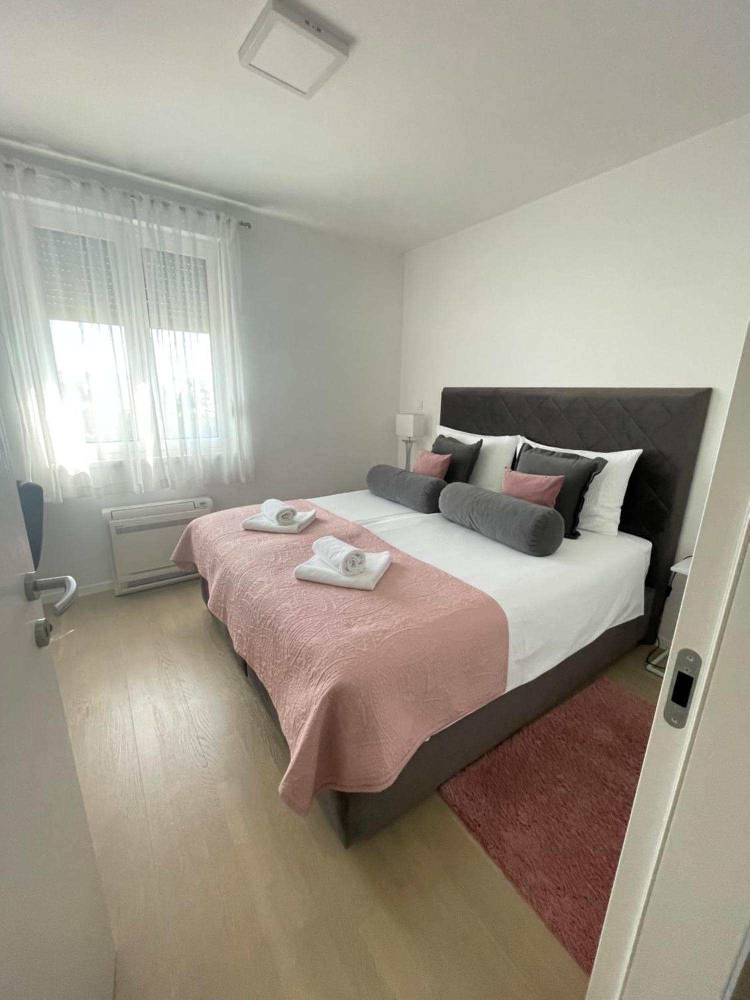 New Modern Apt Near Old Town - Private Parking Zadar Luaran gambar
